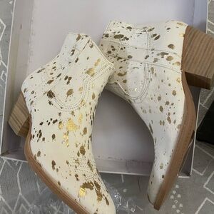 Dolce Vita Gold and Cream Ankle Booties cowgirl boots cowhide print Silma